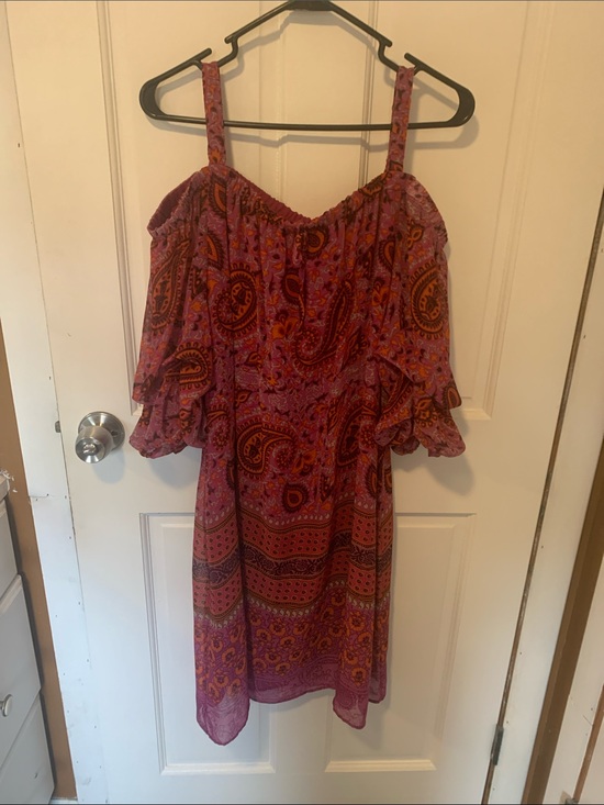 Roz & Ali Dresses & Skirts - Roz & Ali Pink Paisley Off-Shoulder Mini Dress